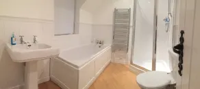 Idyllic country getaway-5 Bedroom cottage on edge of the Cotswolds. - Image 4