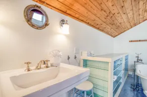 Beobachte, wie die Wellen brechen – von diesem hundefreundlichen Haus mit Meerblick aus! - Image 2