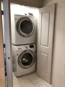 VINTAGE CONDO MIT MODERNER BERÜHRUNG!  BOOTSSTEG! - Image 2