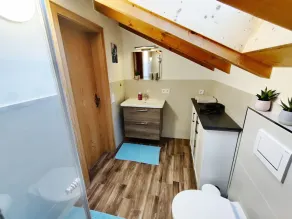 Cozy vacation apartment with two bedrooms, wood-burning stove and spacious balcony - Image 4