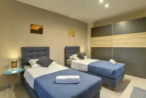Comfortable villa with private pool, just 1.5 km to the beach - Image 3