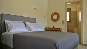 Suite moderne et luxueuse avec piscine privée et vue sur la mer, Suite (STO) - Image 4