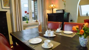 60 sqm, 3 rooms kitchen, bathroom and balcony - Image 5