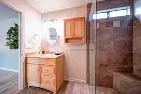 🏡 *NEW* The Artsy Abode ✨ Hot Tub ♨️ BBQ 🍖Foosball ⚽️ - Image 2