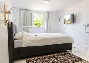 Spacious Garden Villa | 16 Guests - Image 2