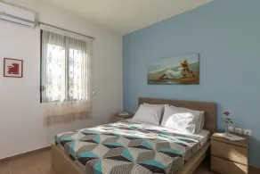 Live by the sea at House Myrtos - Image 4