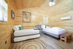 1bd rm, 1 bth, hotel style cabin w/ Mini fridge, micro, & tv, at Kick Back Ranch - Image 4