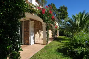 Charming villa, beautiful sea view, private pool and beach 5 minutes away on foot - Image 4
