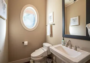 Kirkland's Expansive Custom-Built Family Haven Near Juanita - Image 3