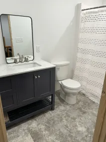 Spacious cabin minutes from recreational trails & Round Lake - Image 2