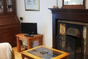3 Bed Townhouse - Sleeps 6 - Pet Friendly - Image 2