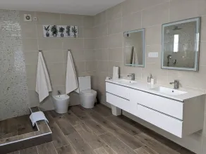 Dejlig børnevenlig 3 sengs villa med fantastisk havudsigt, boblebad og air con - Image 2