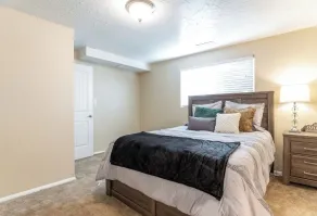 Cozy Newly Remodeled Basement Apartment - Image 5