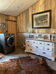 Beautifully decorated Cottage on 30 acre ranch, accommodations for horses extra  - Image 3