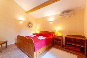 Appartamento \"Lou Recati La Ribelle En Provence\" con vista montagna, Wi-Fi e aria condizionata - Image 5