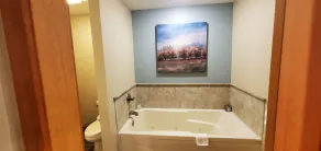 Rock's Ridge: Stunning Poconos Townhouse with Hot Tub, Fire Pit & Skiing Nearby! - Image 5