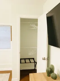 Stylish Loft with Parking Near NYC + Hospital - Image 2