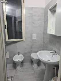 Room with private bath near Gallipoli, patio, separate entrance. - Image 3
