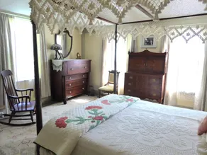 Spacieux et historique: Maison Nantucket classique avec grand jardin, charme et élégance - Image 4