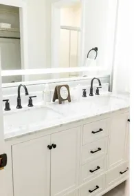 Beautiful Home. W/Hot Tub. Great Location - Image 4