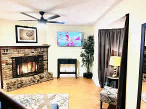 LAVISH CONDO-BIG HOUSE MUSEUM, IDLE HR GOLF, WESLEYAN COLLEGE, MERCER UNIVERSITY - Image 2