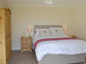 3 bedroom accommodation in Faberstown, near Andover - Image 5