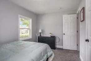 3 miles to Notre Dame - Image 4