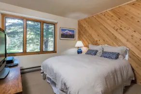 Cozy Family sized Condo- access to Hot Tub and Sauna- Minutes away from Skiing - Image 5