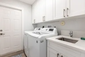 “Renovated 3BR Pool Home | Screened & Heated Pool | 3 King Beds” - Image 2