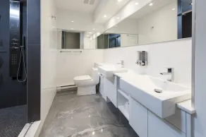 Vibrant Loft near Plateau Mont Royal and Festivals - Image 4