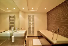 6 Bedrooms Luxury Villa - Image 5