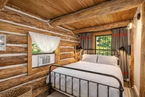 Guten Cabin | Classic Log Living | Hot Tub | Deck - Image 5
