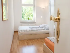 2 room apartment, kitchen, bathroom, balcony, cable TV, wireless internet, quiet - near city center - Image 5