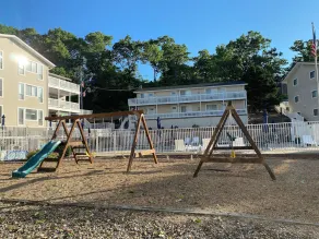 2-Zimmer-Ferienwohnung für Familien mit See- & Poolblick, Haustiere erlaubt, Strand, Waschmaschine & Trockner & Slip Trailer Parkplatz - Image 4