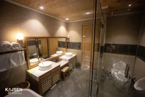 Tropical backyard & Luxury wooden villa, 5 min to local night market, 10 to Mall - Image 5