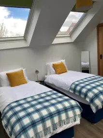 Cosy 2 Bedroom Coach House - Image 3