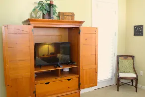 1380 Laurel Grove 3 Bedroom Home by RedAwning - Image 3