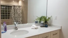New Miami Townhouse on Lake for Families FU 3 Bed, 2 Bathroom, 5 Persons. - Image 5