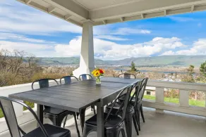 Expansive Panoramic View of Columbia Gorge, Enormous Deck and Seating, BBQ, Billiards, Darts, Games - Image 4
