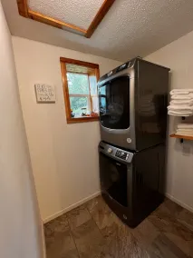 Lovely cabin on 136acre, 13 Miles from North Asheville.  6 miles from BR Parkway - Image 2
