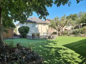 Stylish, spacious 4 bedroom, 3.5 bathroom entire detached home with large garden - Image 5