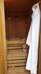 Exclusive Wohnung mit Sauna, Eigener Bar und Terasse - Image 2