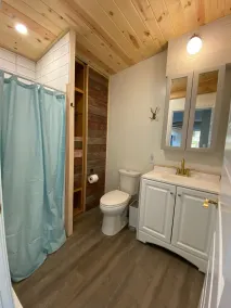Private Two-Cabin Retreat, Lakeside Sauna & Historic Boathouse, Beach,Volleyball - Image 3