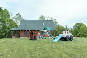 Log cabin in Amish country - Image 2