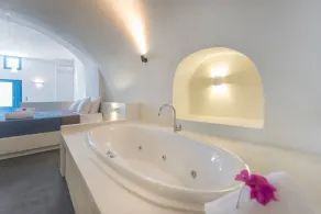 Illusion Cave Suite (Sea View) - Image 2