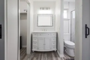 Cozy, modern farm style home ~ great central location! - Image 3