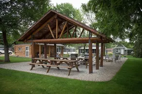 River Eagle Cabin #1 w/ Screened Porch & Fire Pit - Image 4