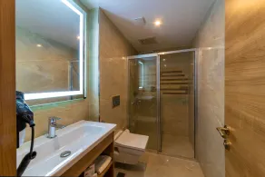 STANDARD ROOM AT 38 HOTEL - Image 5