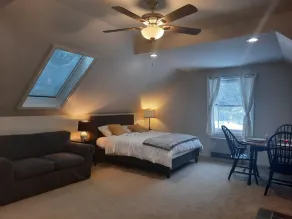Studio 154 tucked away, peaceful and convenient access to the upper valley NH. - Image 5