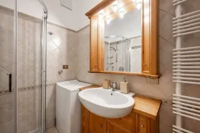 Lovely 2 bedroom flat in Corso Italia with parking - Image 2